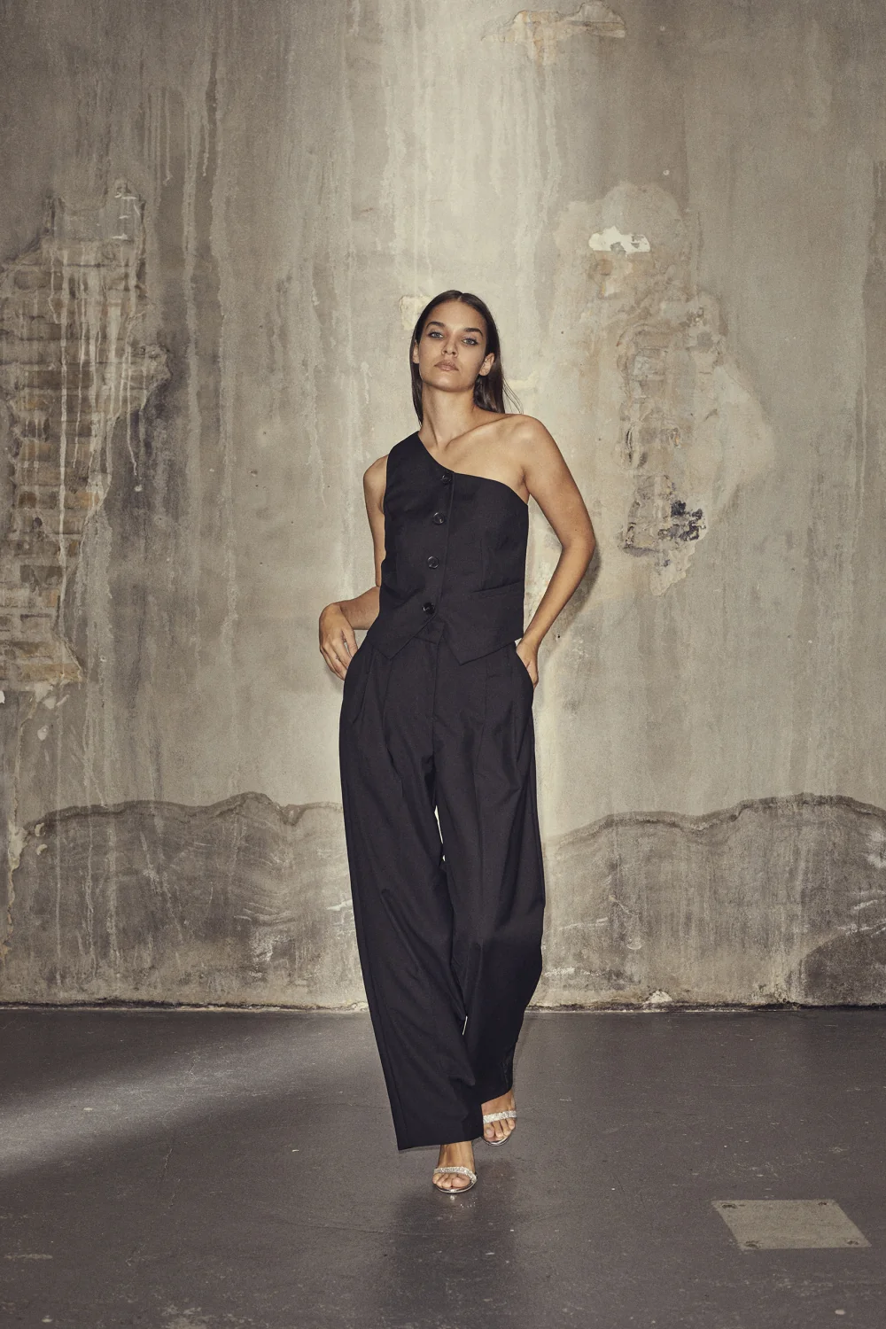 ALLIECC ASYM TAILOR VEST Black - Image 3