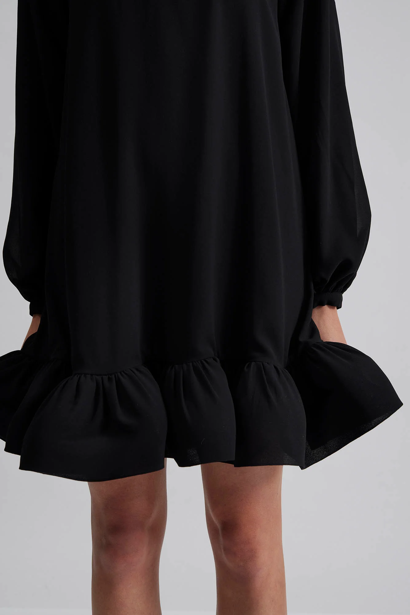 Alva frill detailed mini dress  Black - Image 6