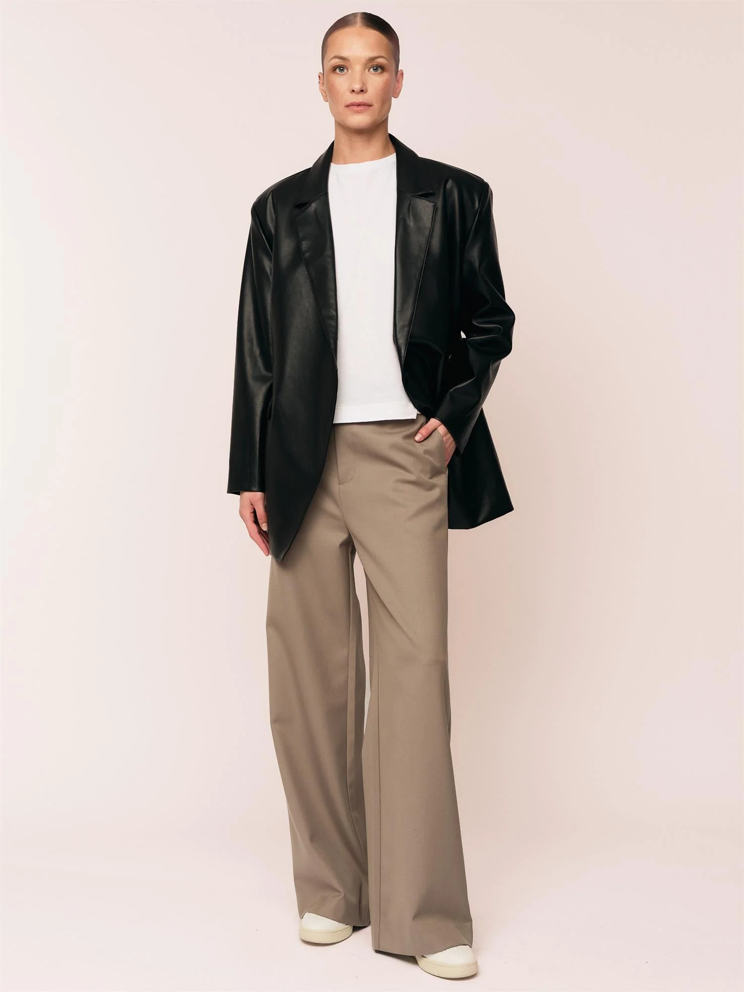 Lumi Blazer Black - Image 4