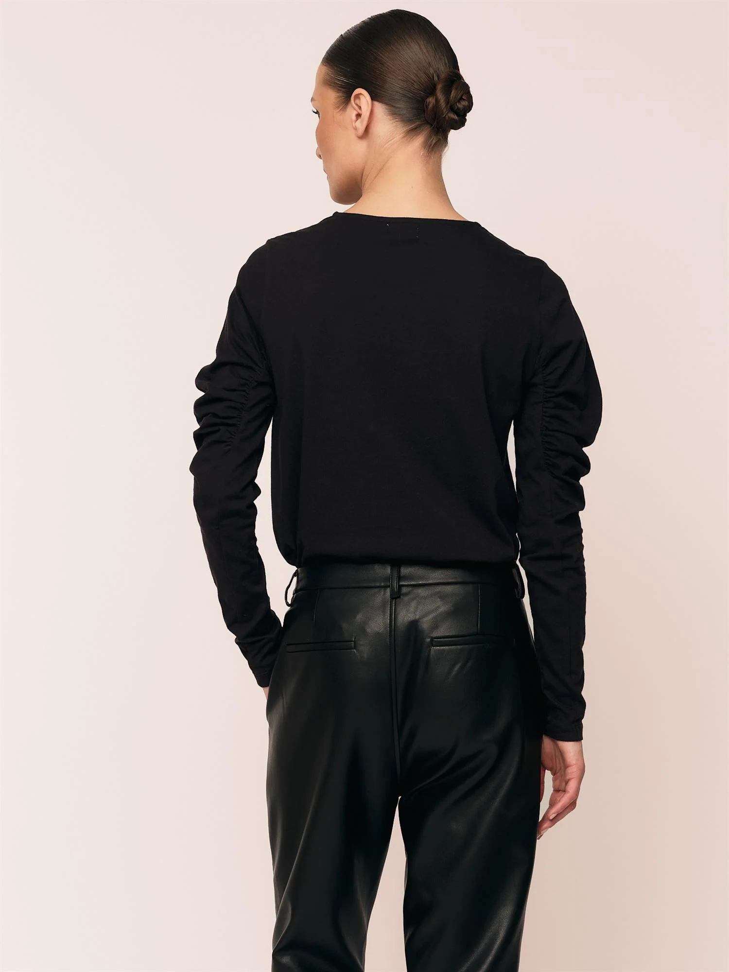 Lumi Cropped Trouser Black - Image 8