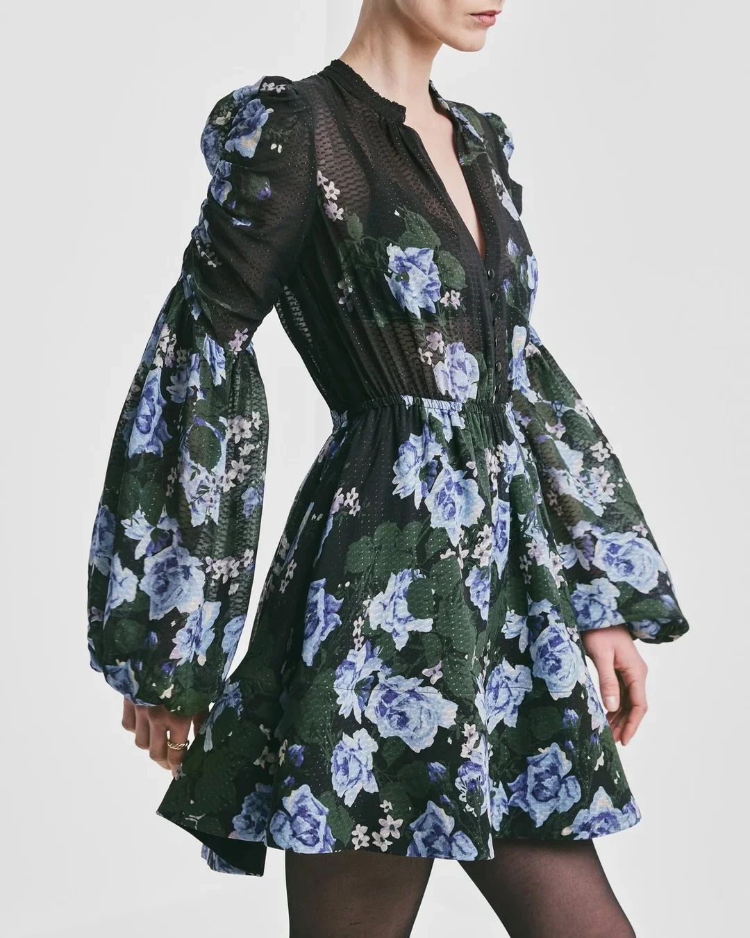 Georgette V-Neck Dress Amadora - Image 5
