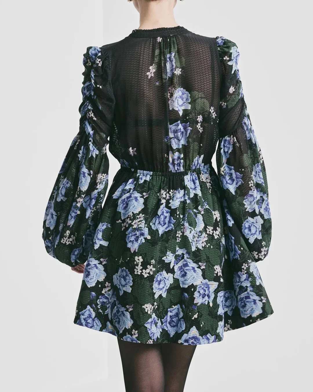 Georgette V-Neck Dress Amadora - Image 6