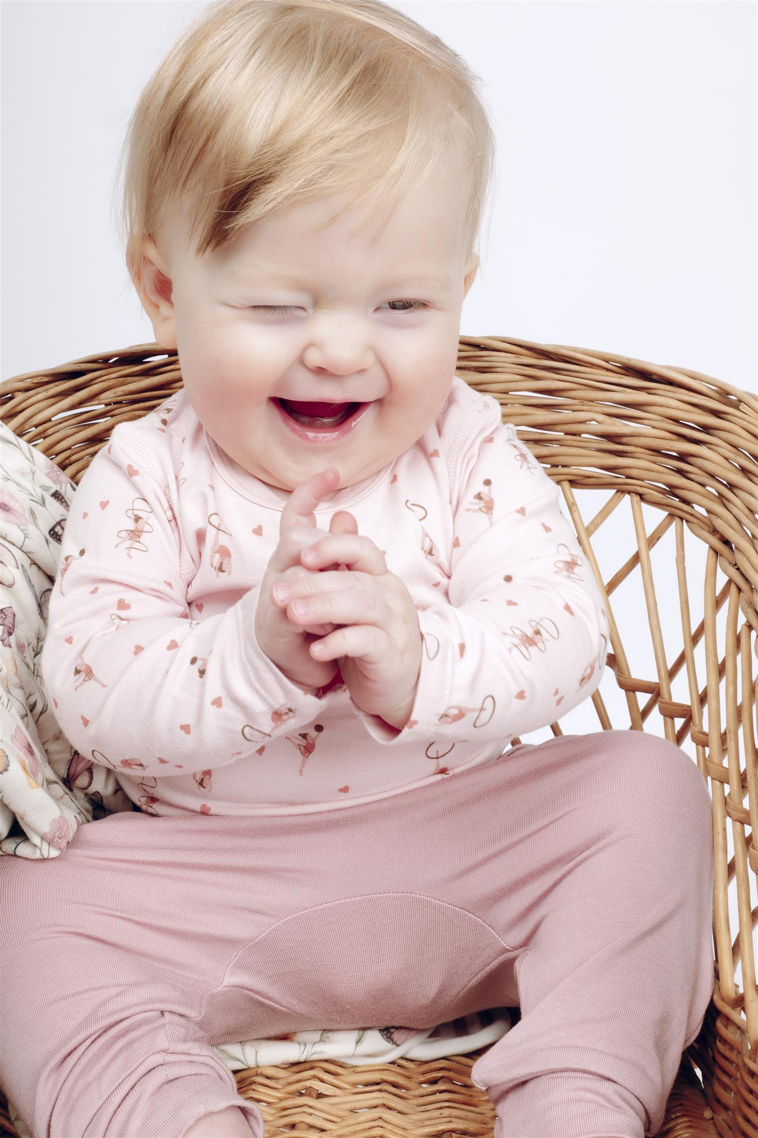 Gusti Solid Chalk Pink - Image 4
