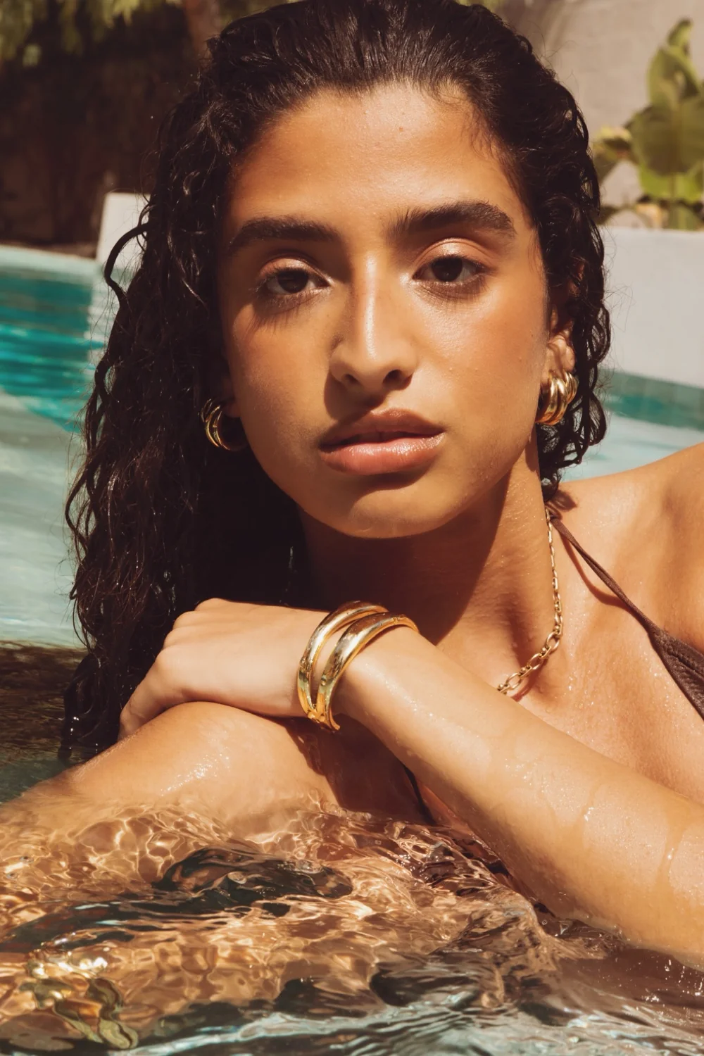 The Curved Bangle  Gold - Image 3