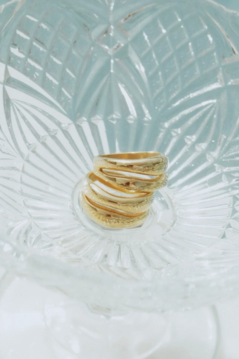 The Curved Ring Gold - Image 4