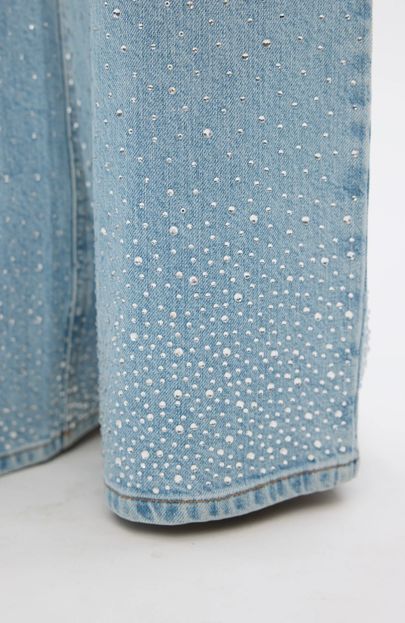 Abby Light Rinse Rhinestone - Image 4