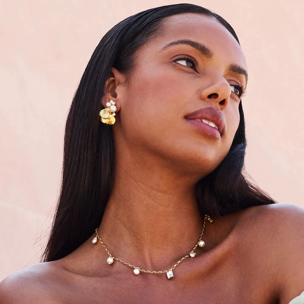 LUMI PEARL EARRINGSGOLD  Pearl / Crystal - Image 2