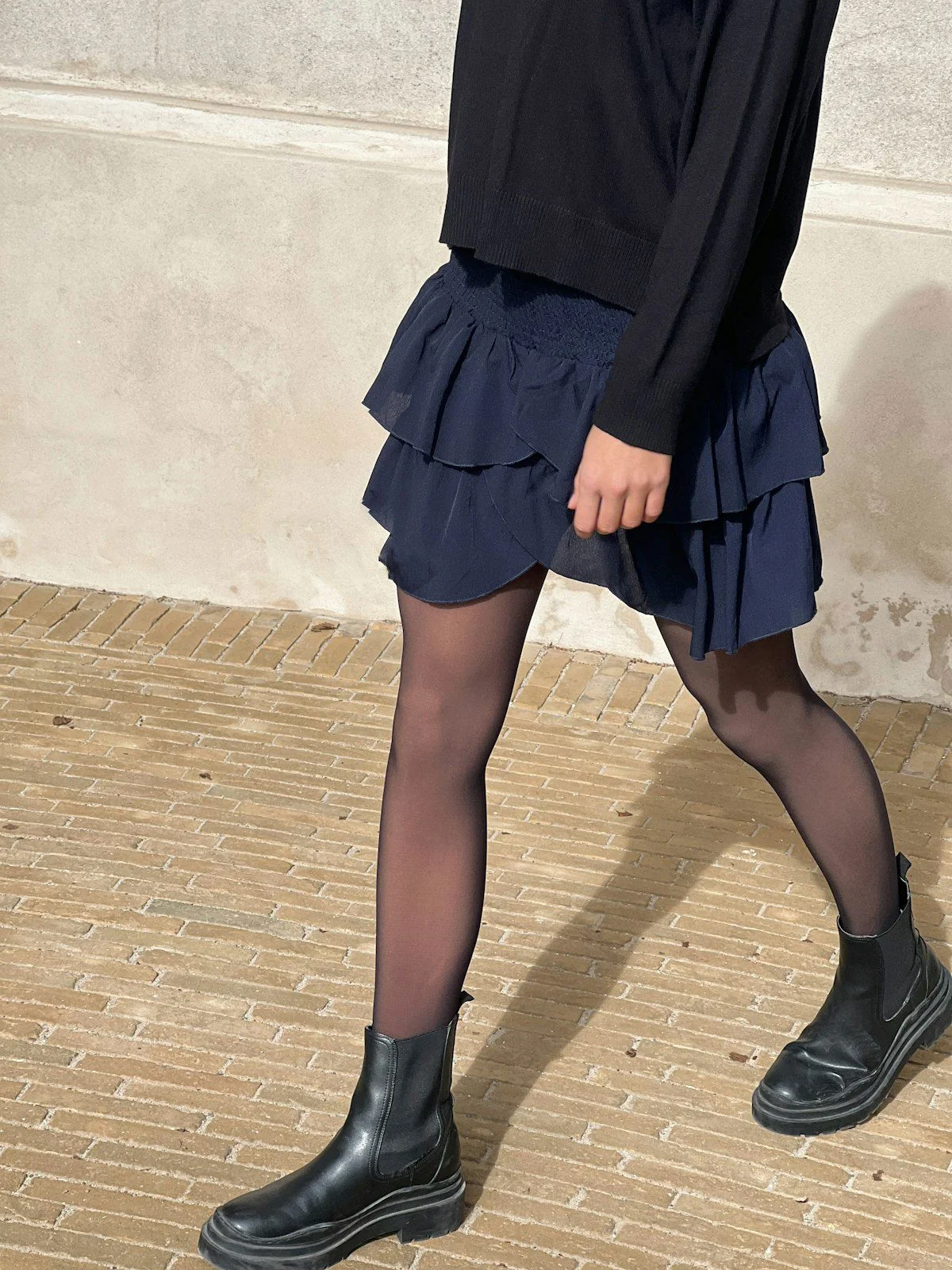 Carin R Skirt Navy - Image 2