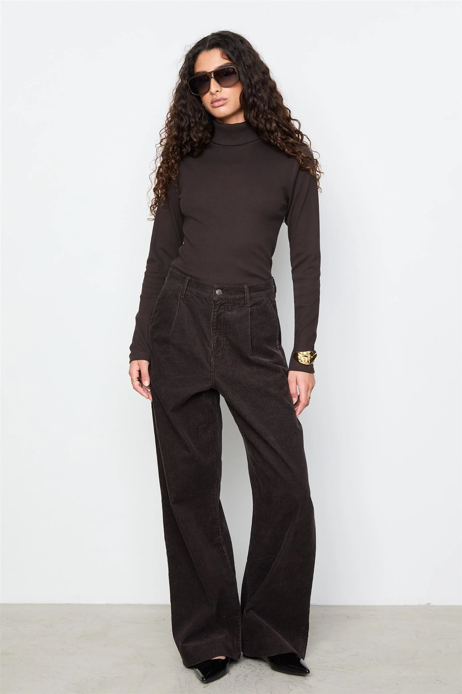 Petra Rib Turtleneck Dark Brown - Image 3
