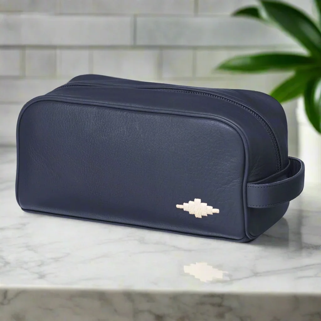 Hombre Washbag Navy - Image 2