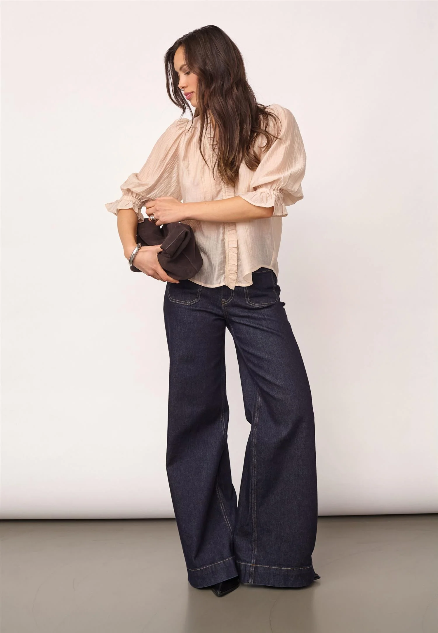 AviCC Lace SS V-Blouse Mink - Image 6
