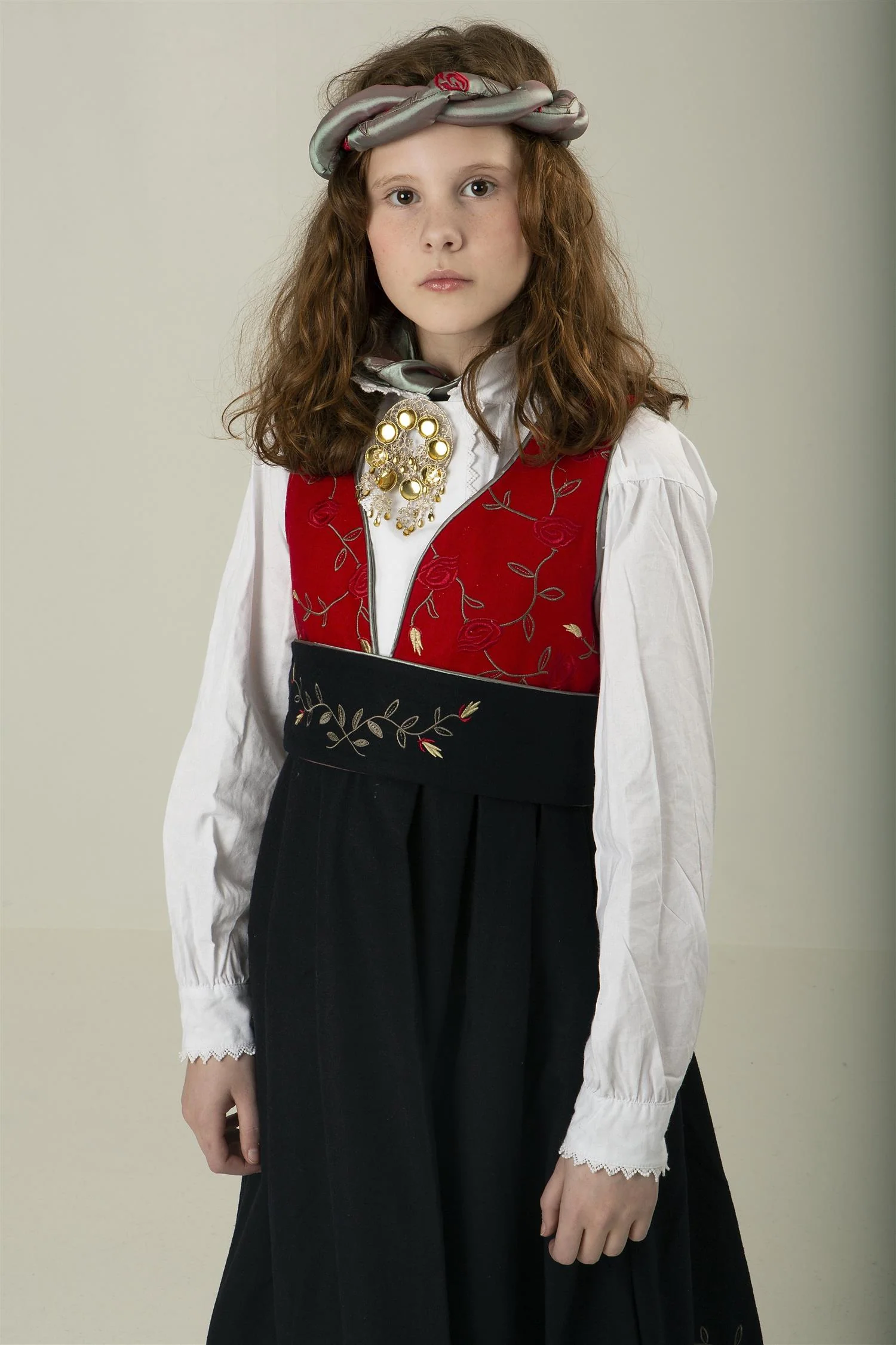HEDDA BUNAD - Image 3