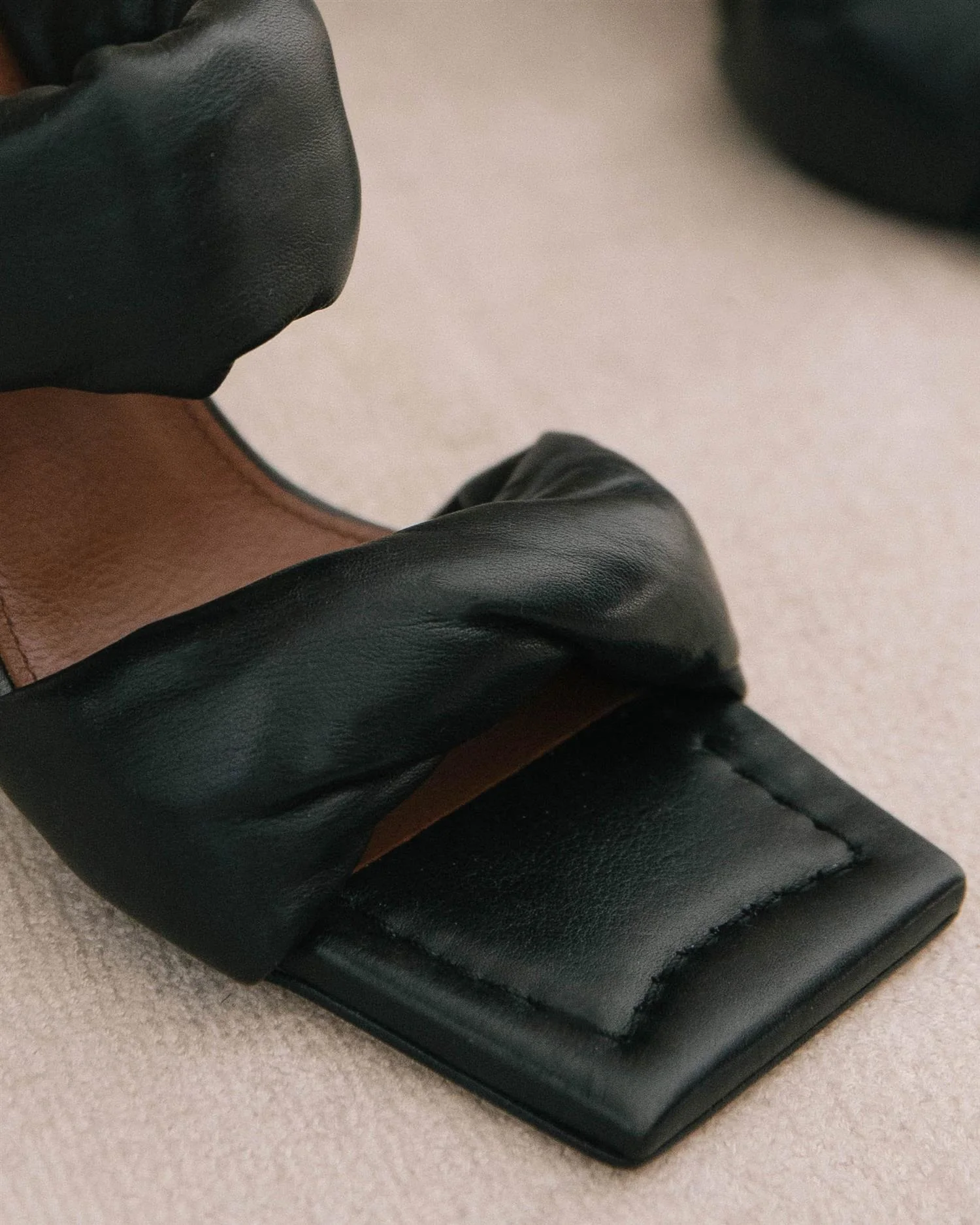 TWIST STRAP  Black - Image 5