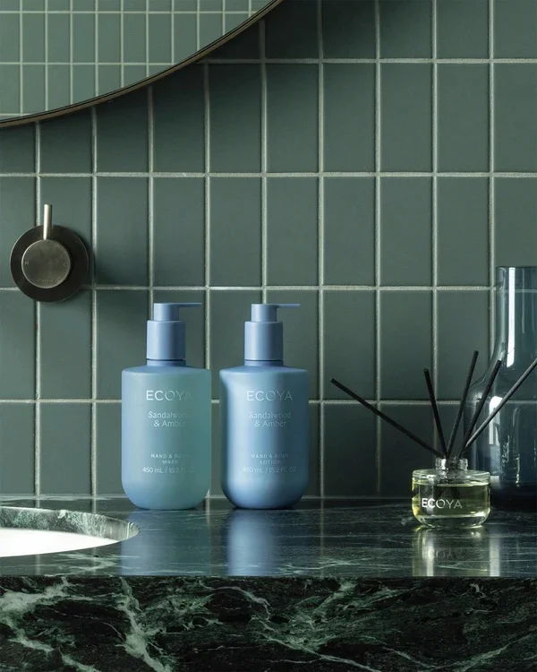 HAND & BODY WASH Sandalwood & Amber - Image 3